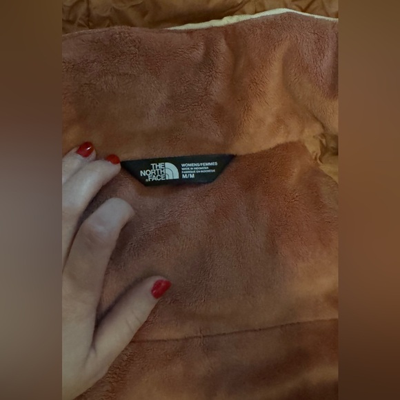 The North Face White fleece coat - Picture 3 of 3